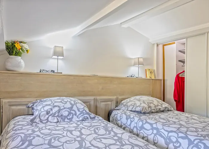 4 Pers Confort Au Coeur Du Village D Parking Gratuit A 100 M