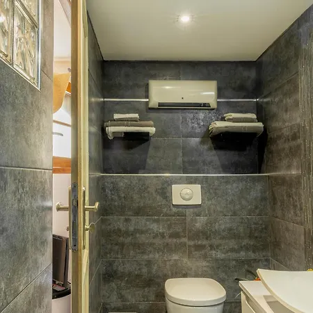 Apartamento 4 Pers Confort Au Coeur Du Village D Parking Gratuit A 100 M Erbalunga (Corsica)