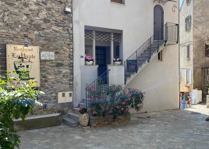 4 Pers Confort Au Coeur Du Village D Parking Gratuit A 100 M