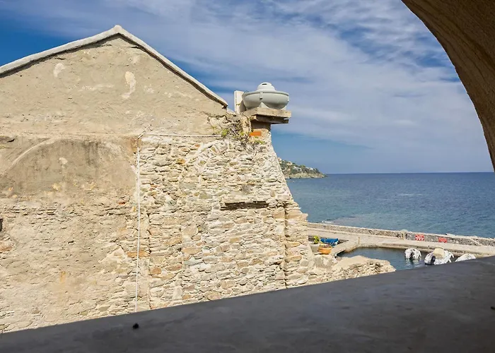 4 Pers Confort Au Coeur Du Village D Parking Gratuit A 100 M